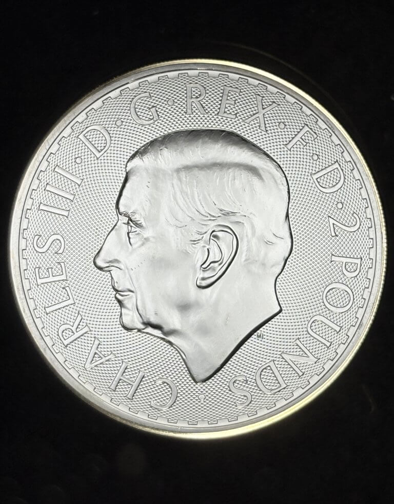 King Charles III two-pound silver coin photographed by Tom Johnston of Old Coin Hunter with the Halumin-C in Field Mode